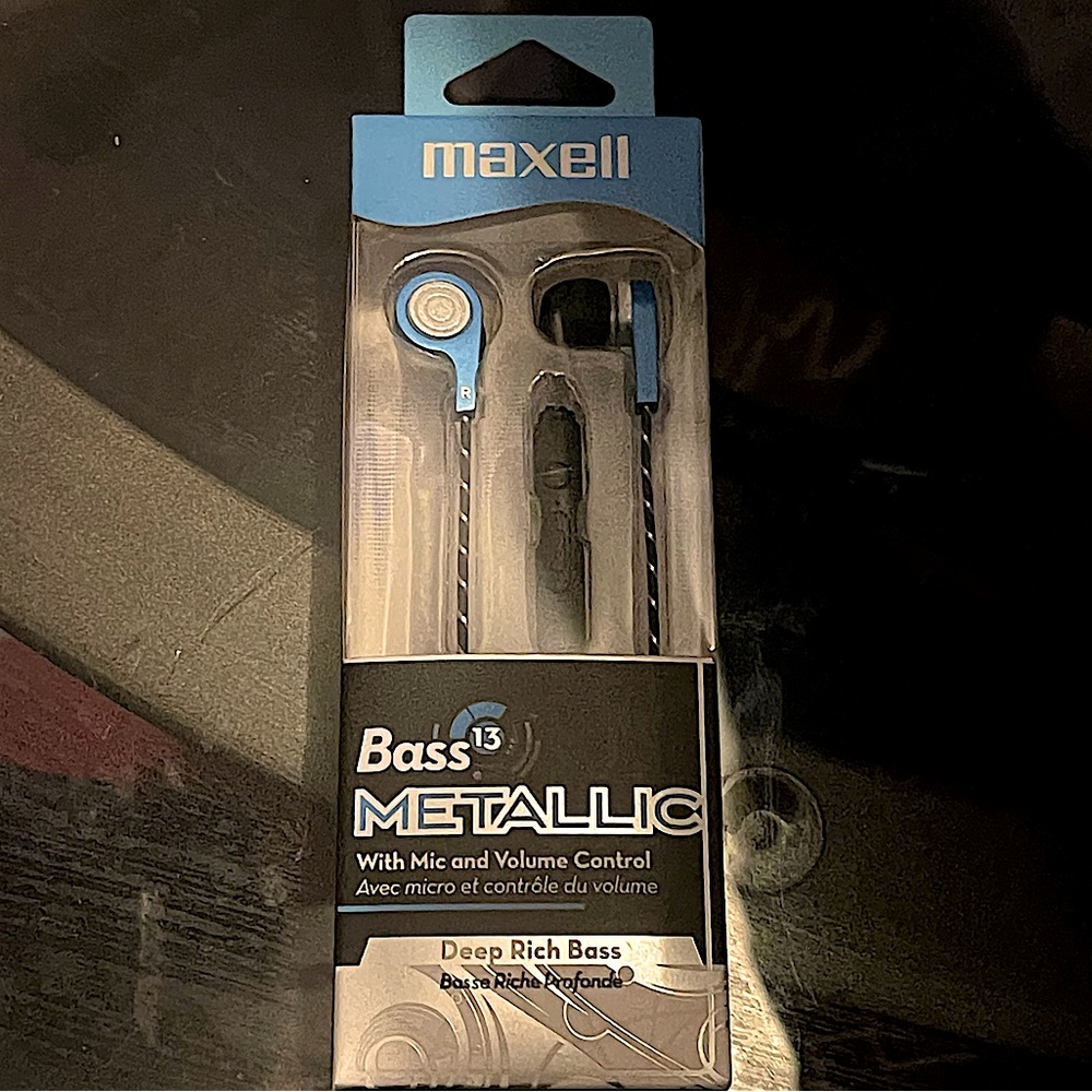 Maxell #190282 M2 Stereo Earbuds - Never Opened - Blue